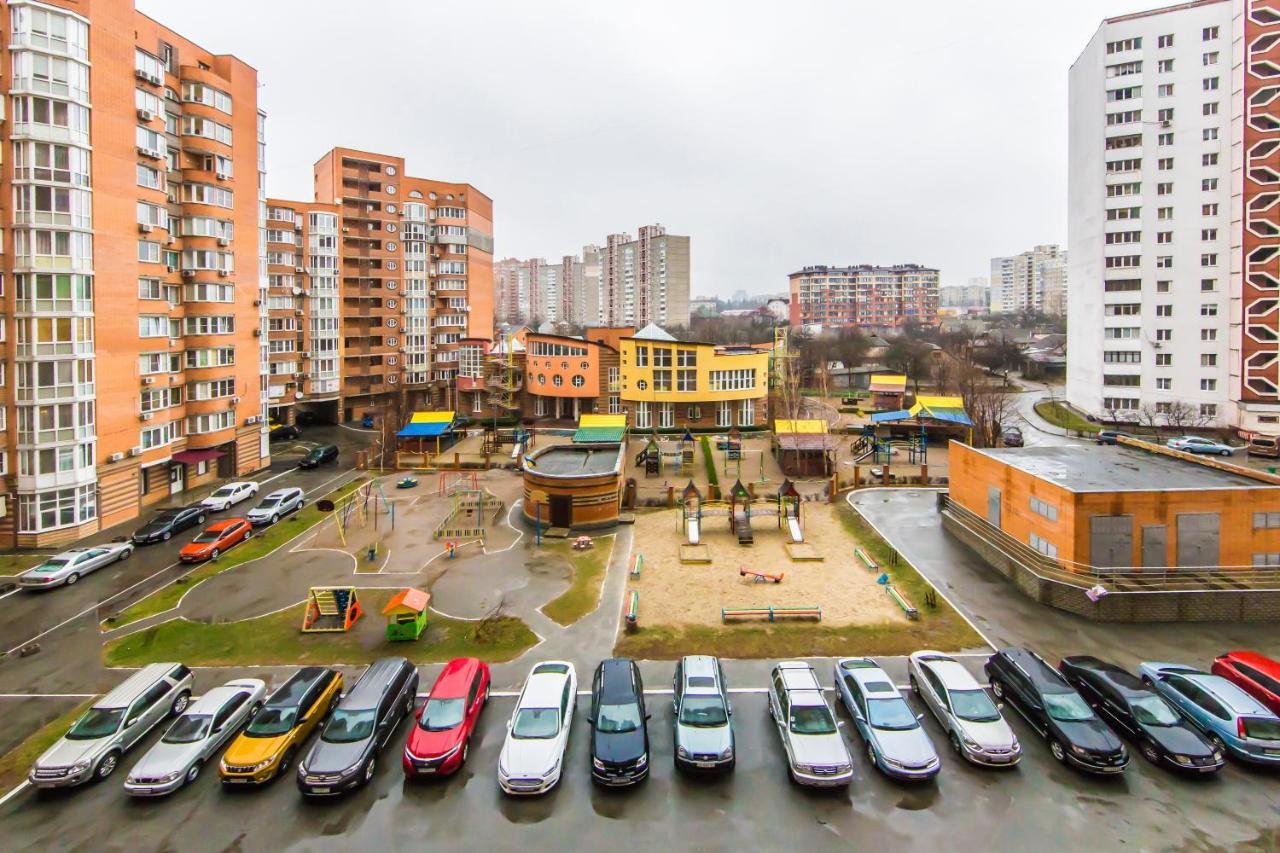 Комфортная Двухкомнатная Квартира Возле Метро Академгородок Kiew Exterior foto